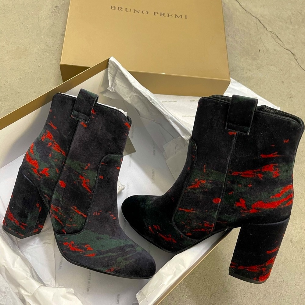 Anthropologie Velvet Green Red Camo Boots Booties - Picture 6 of 7